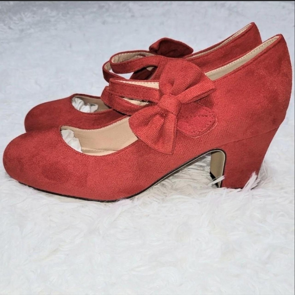 Red Faux Suede Mary Jane Heels With Bow Detail Women's US Size 7.5! ✨️